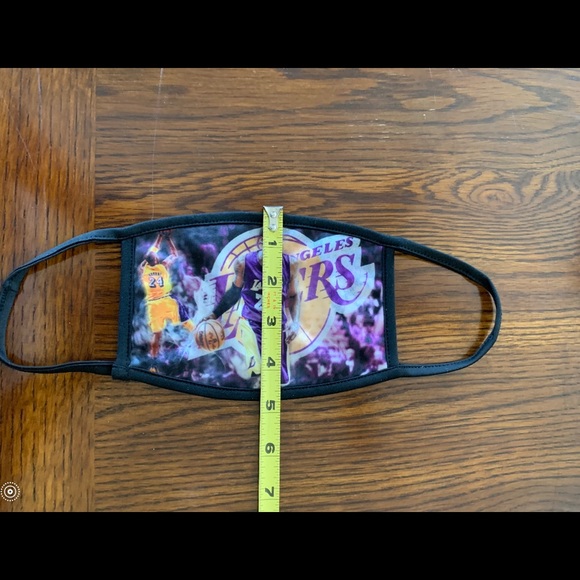 ❤️ &3/$20 KOBE BRYANT MASK - Picture 3 of 5